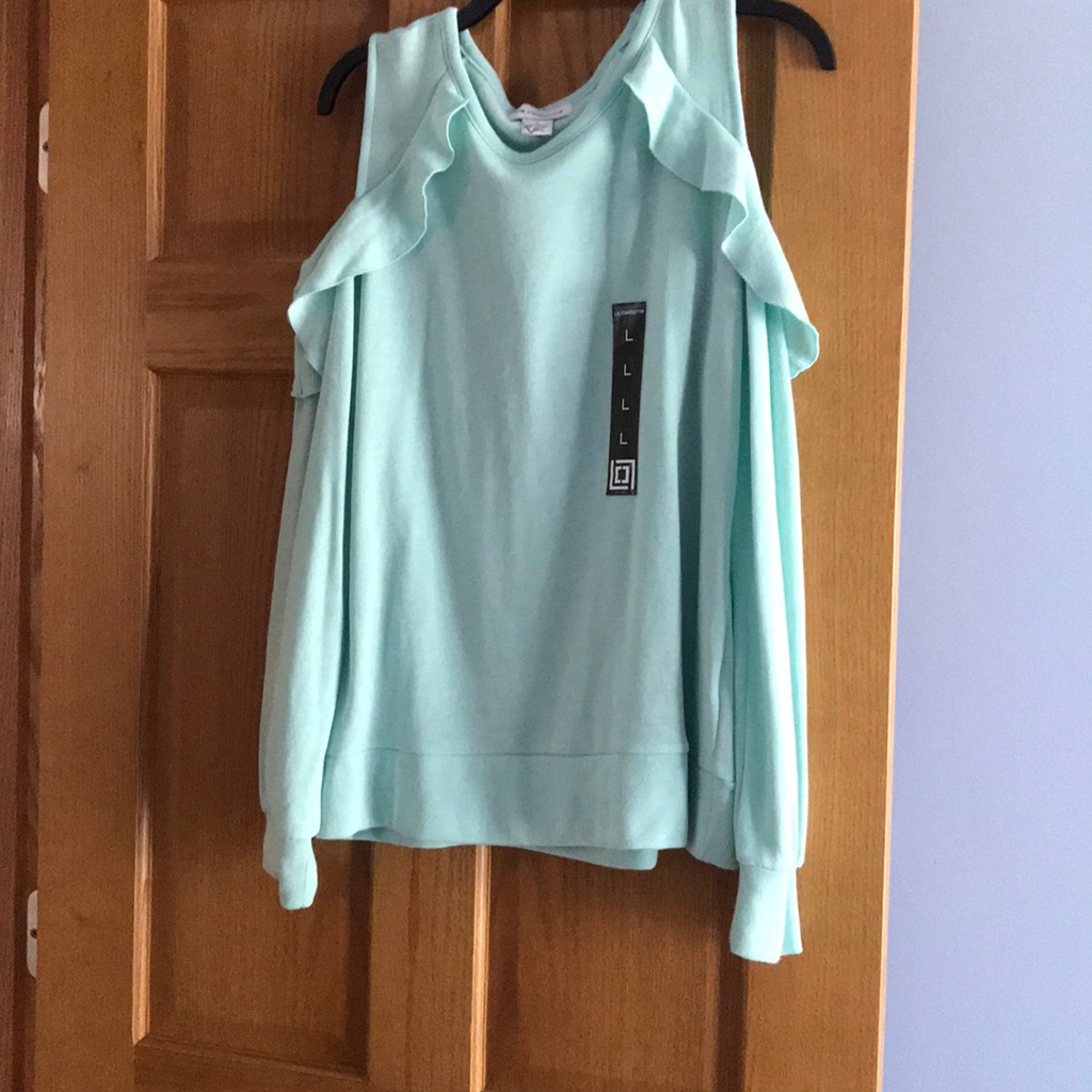 New Liz Claiborne Fleece Cold Shoulder Top